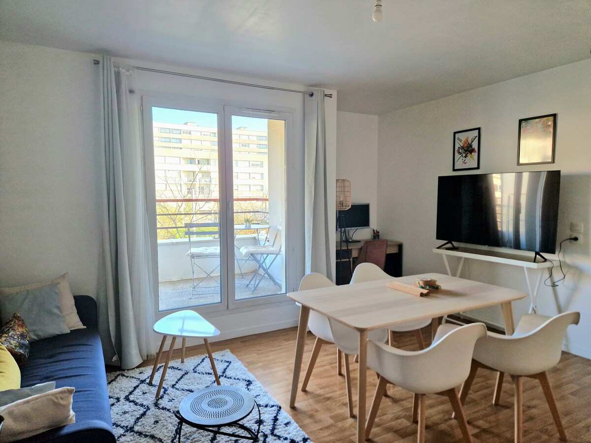 Proche métro - Appartement 2 pièces avec balcon