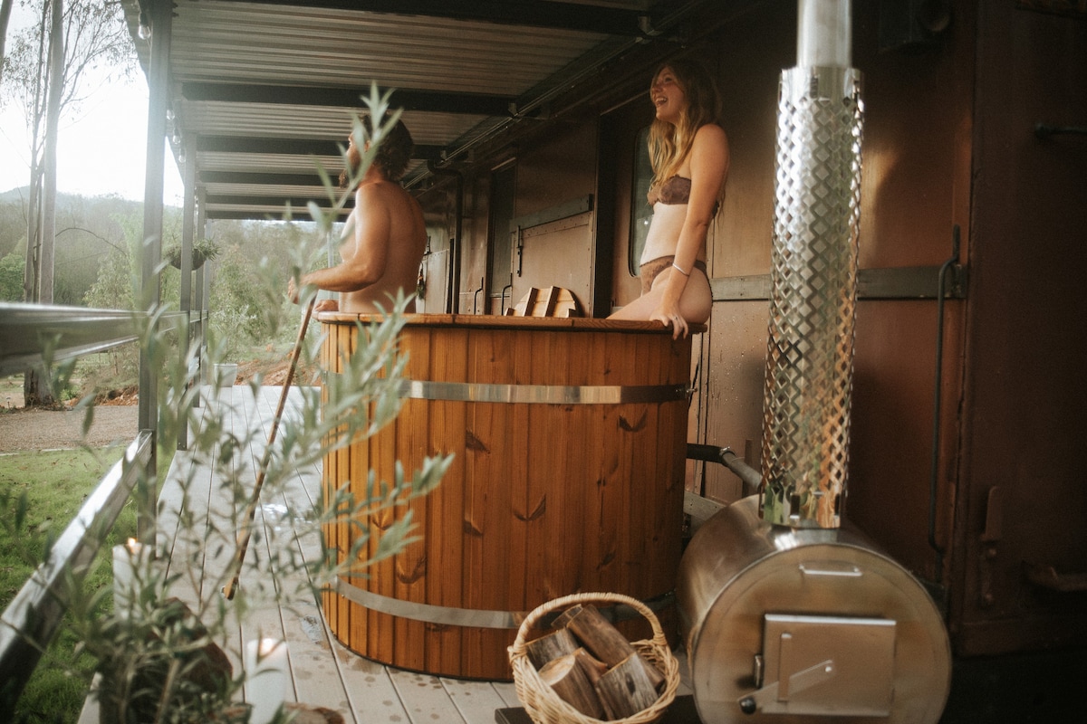 Railway Carriage Retreat with Wood-Fired Hot Tub