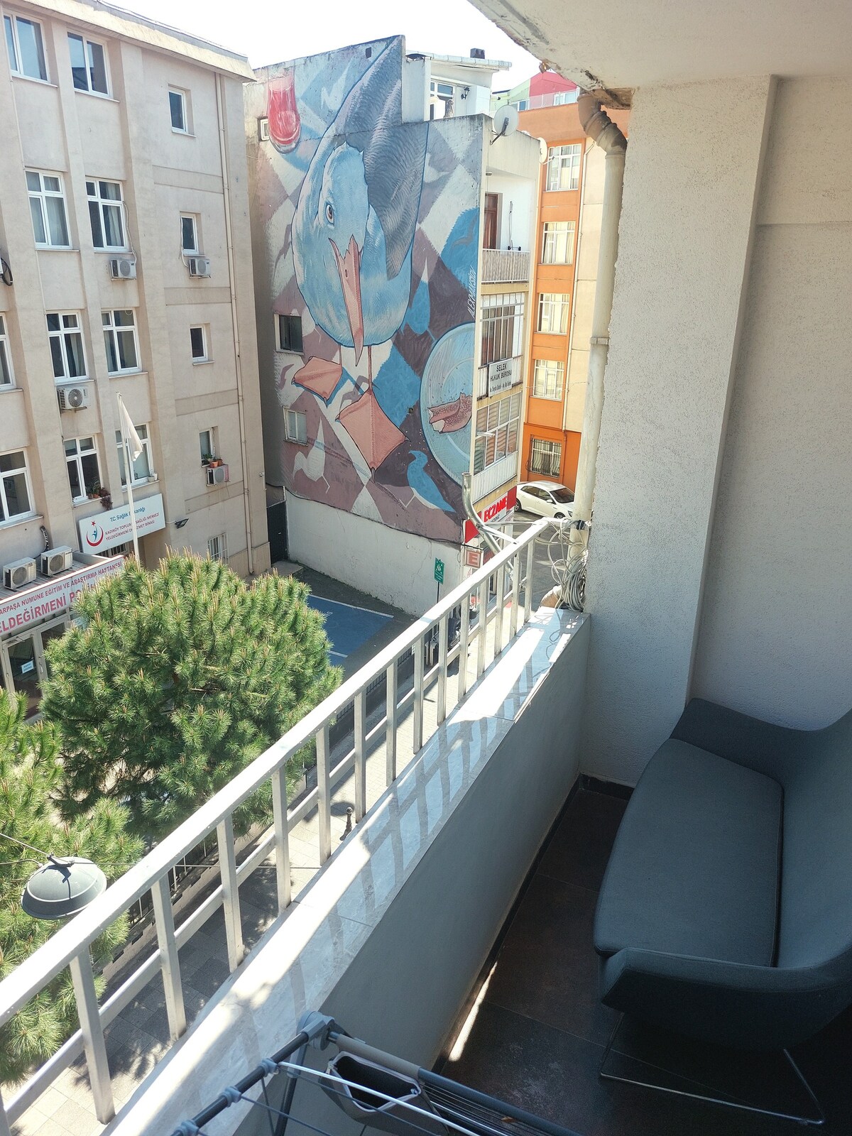 2 Rooms in Kadikoy Center (+Balcony and Kitchen)