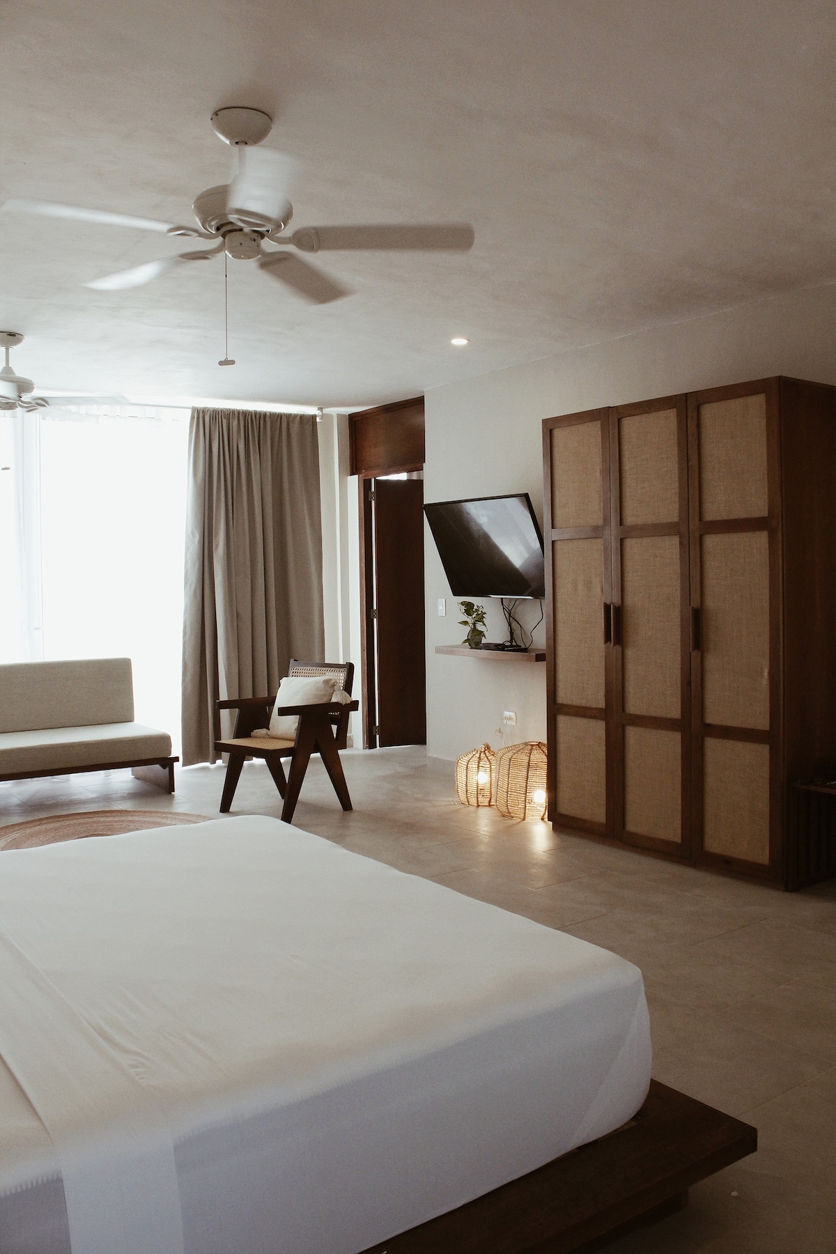 Noah Beach Hotel & Suites Suite 401