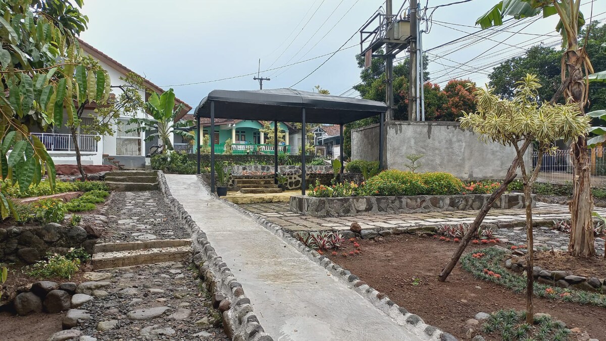 Villa Tombo Sayah  Bogor