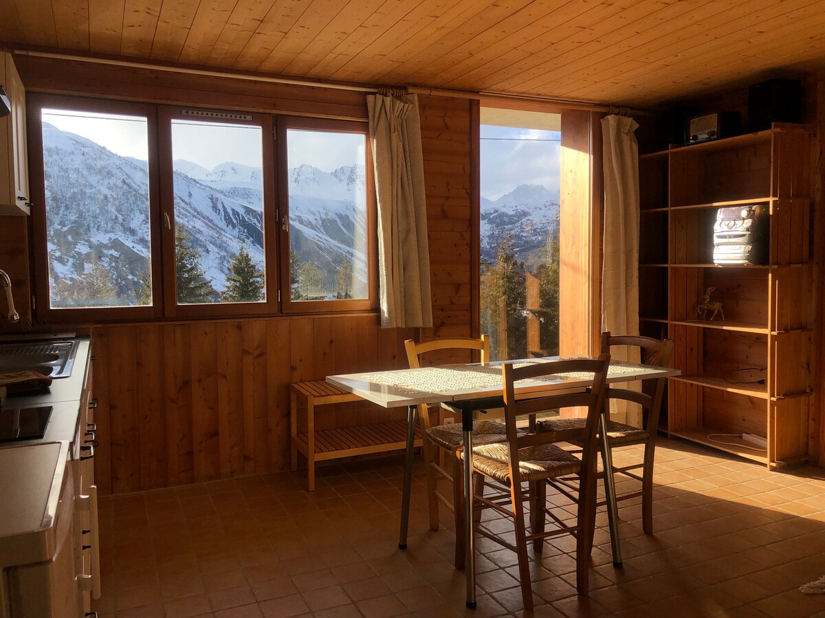 Studio 2-3 personnes dans un grand Chalet