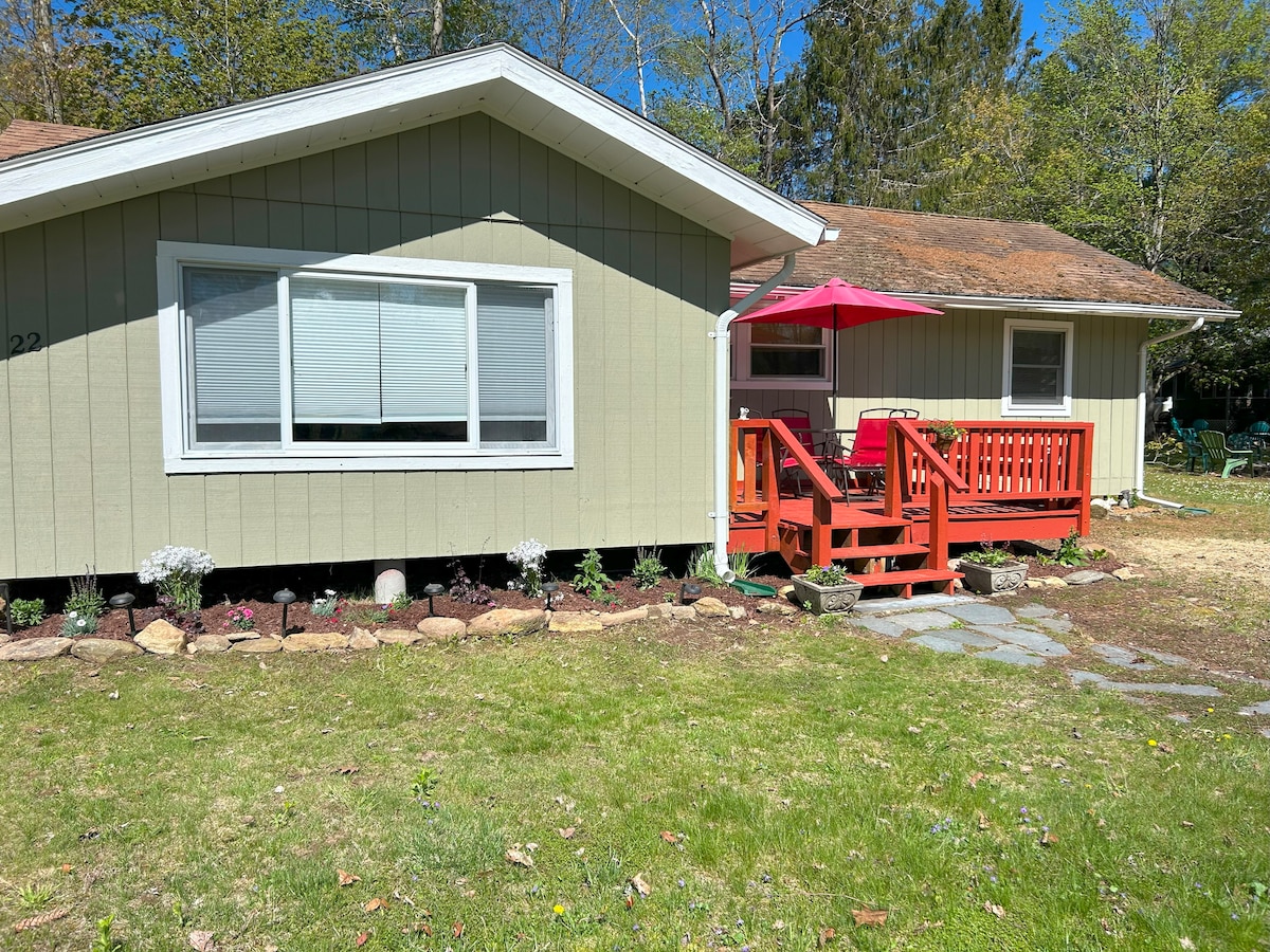 Berkshire Cabin by Lake Ashmere