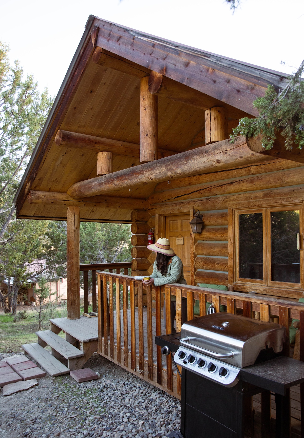 Cozy Yucca Cabin