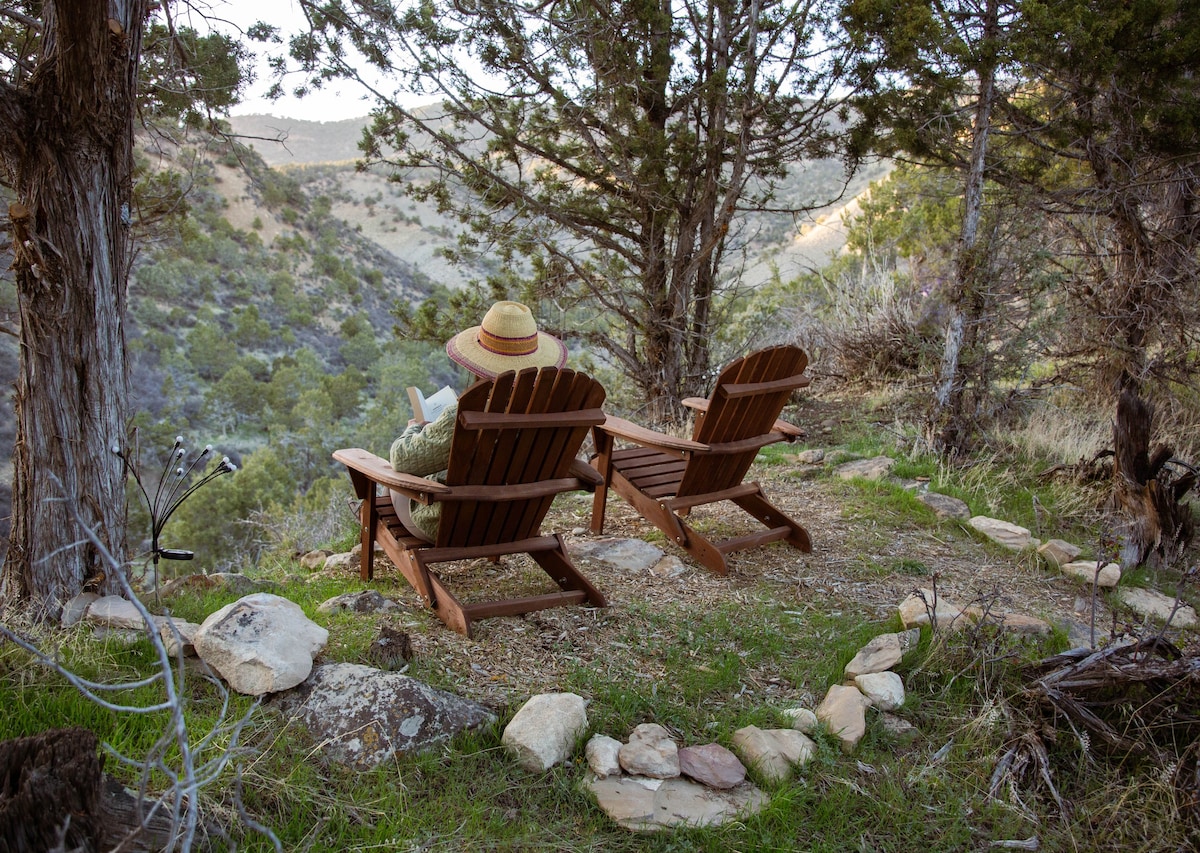 Cozy Yucca Cabin