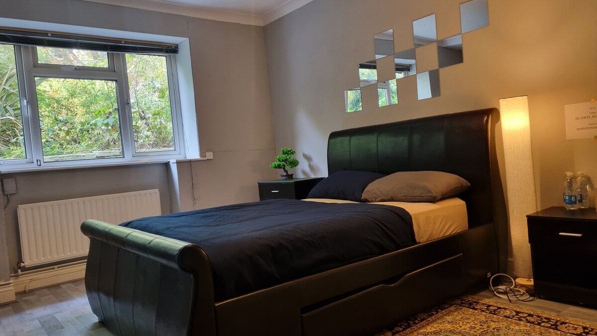 Furnished Double Room in the City