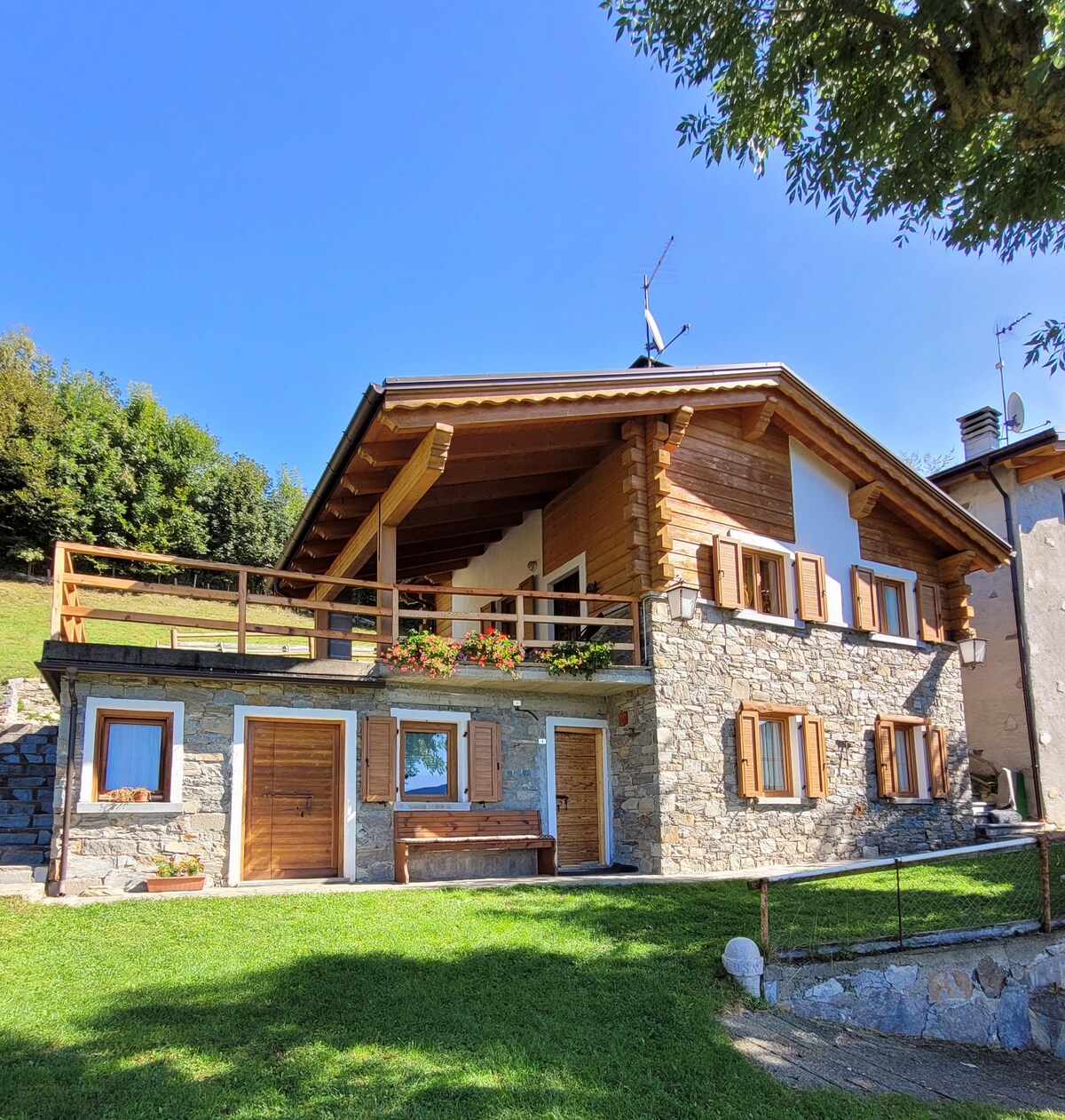 Chalet sulle Alpi Retiche