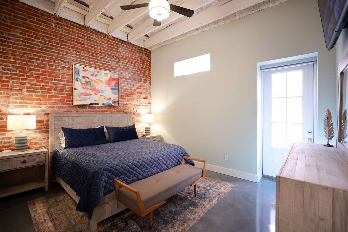 Downtown Headland Loft