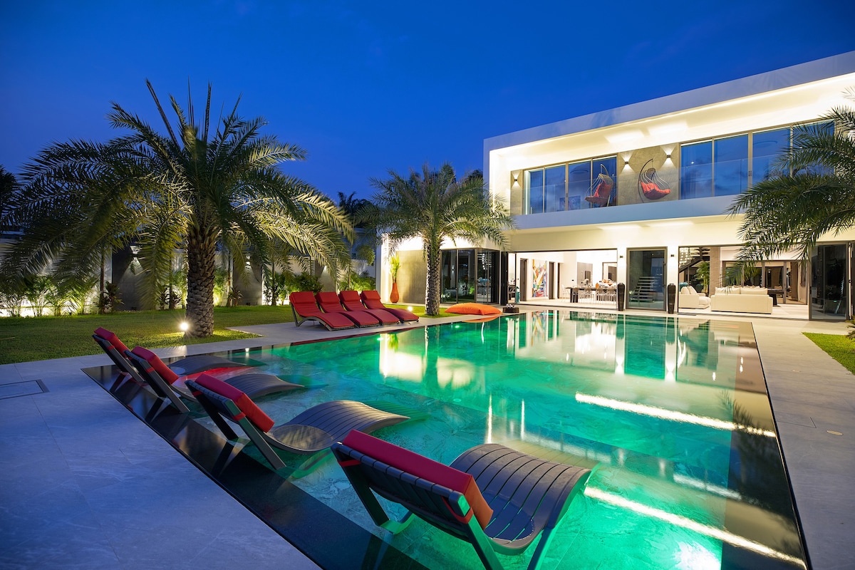 incredible new modern 5 bdrs pool villa in rawai