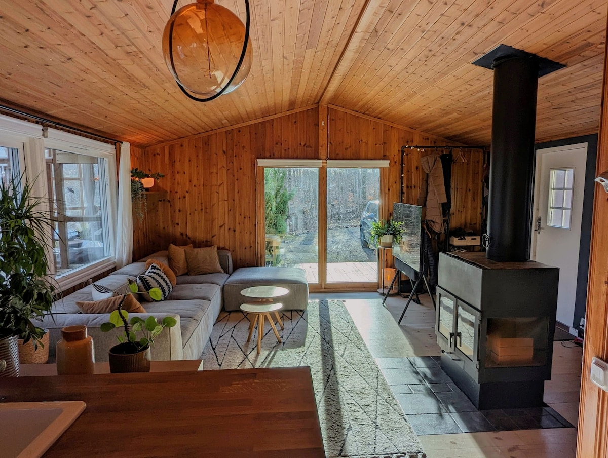 Charming pet-friendly forest retreat