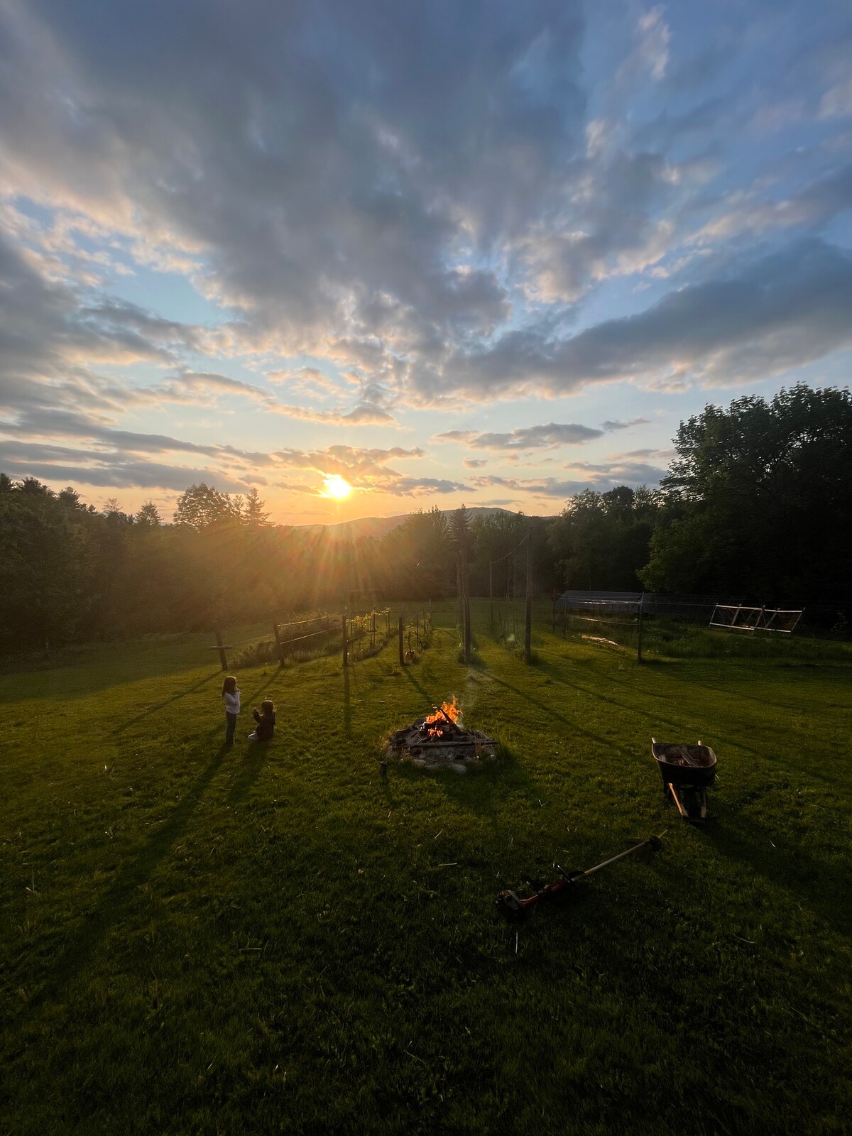 Pet friendly, sunset & 
mountain view VT retreat