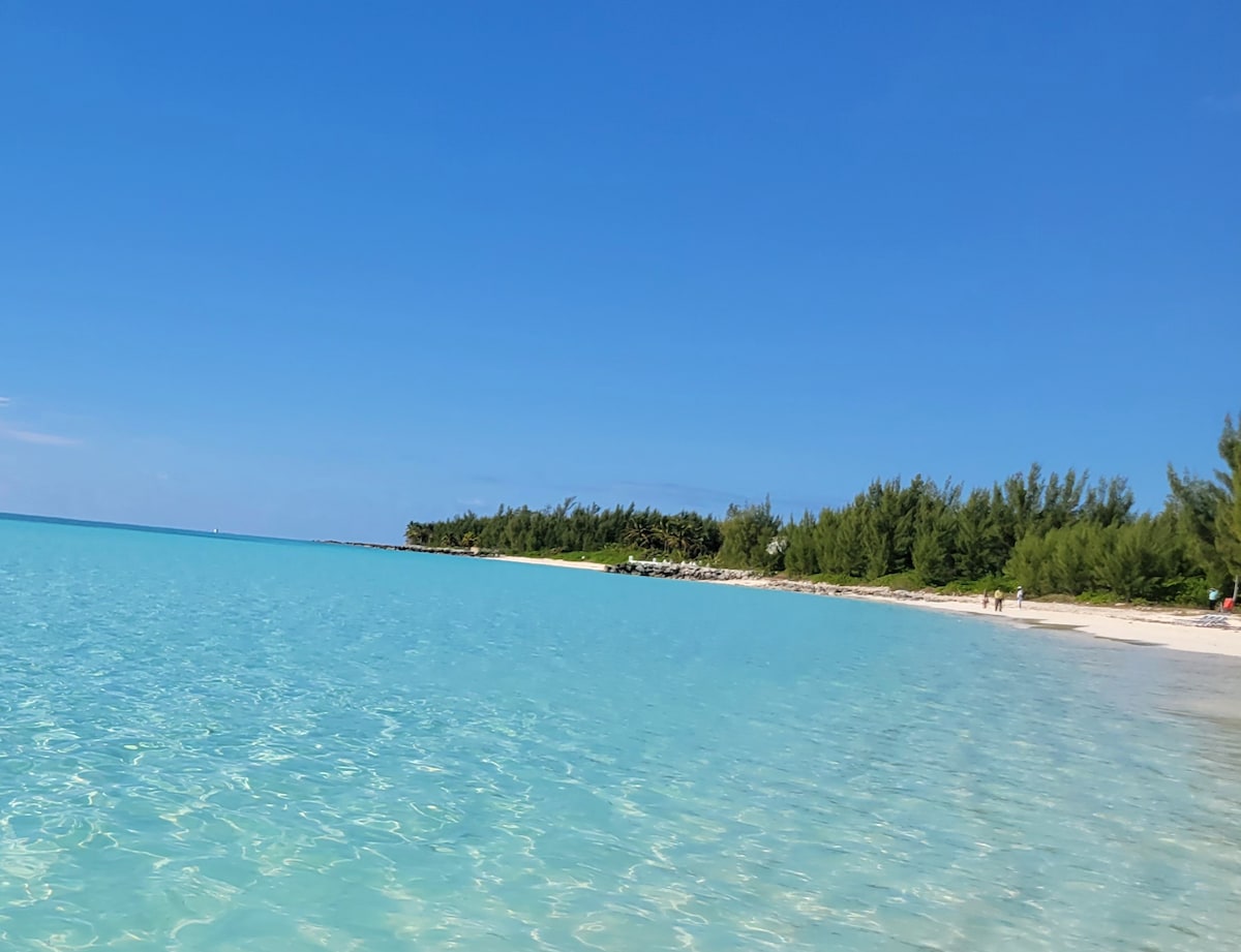 带门禁的海滨公寓，可欣赏美景/步行前往海滩