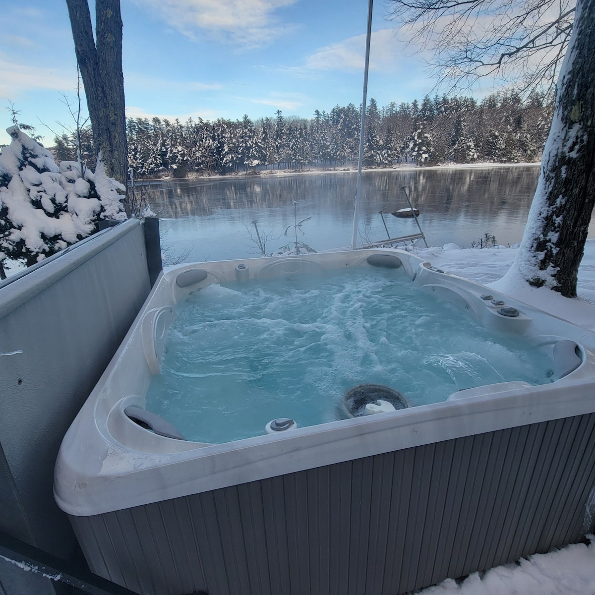 Maine Lake Escape* Hot Tub*