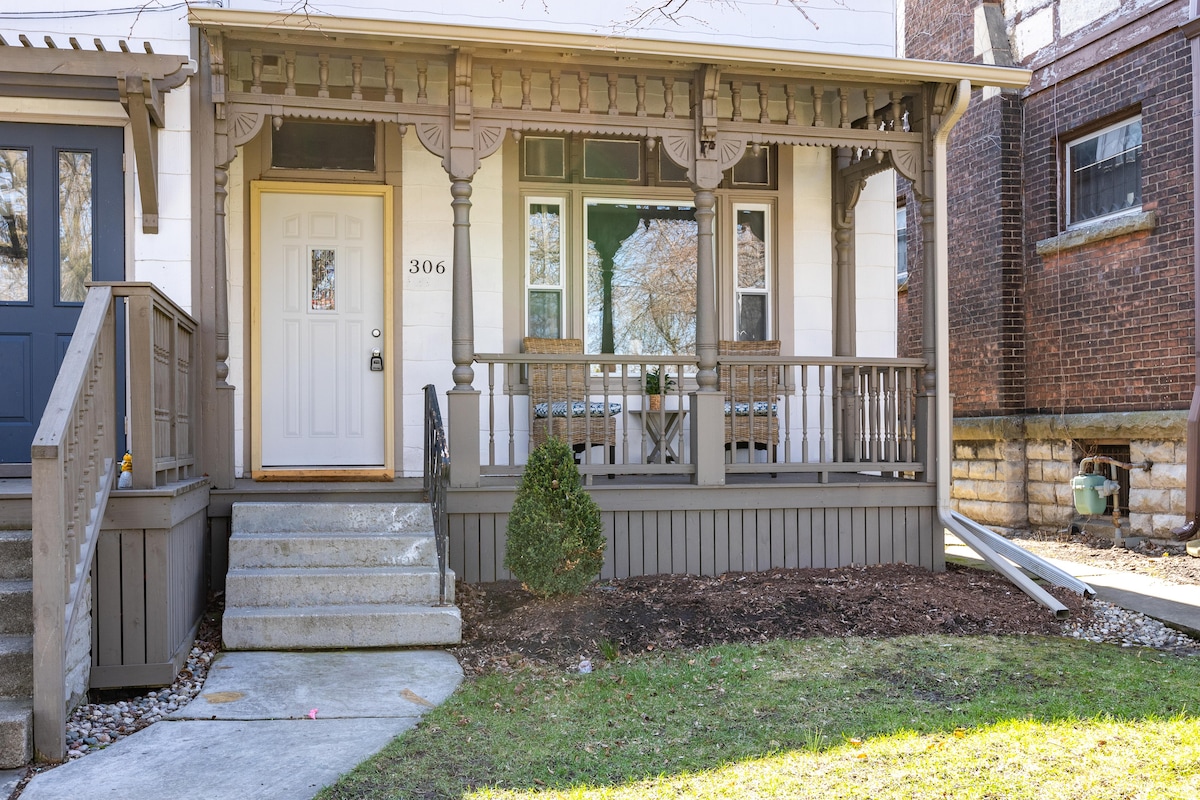 Dazzling Apt. Downtown Sandusky