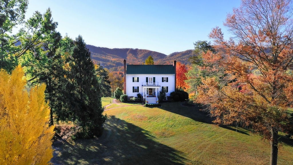 High View Farm | Historic Comfort | Mountain Views