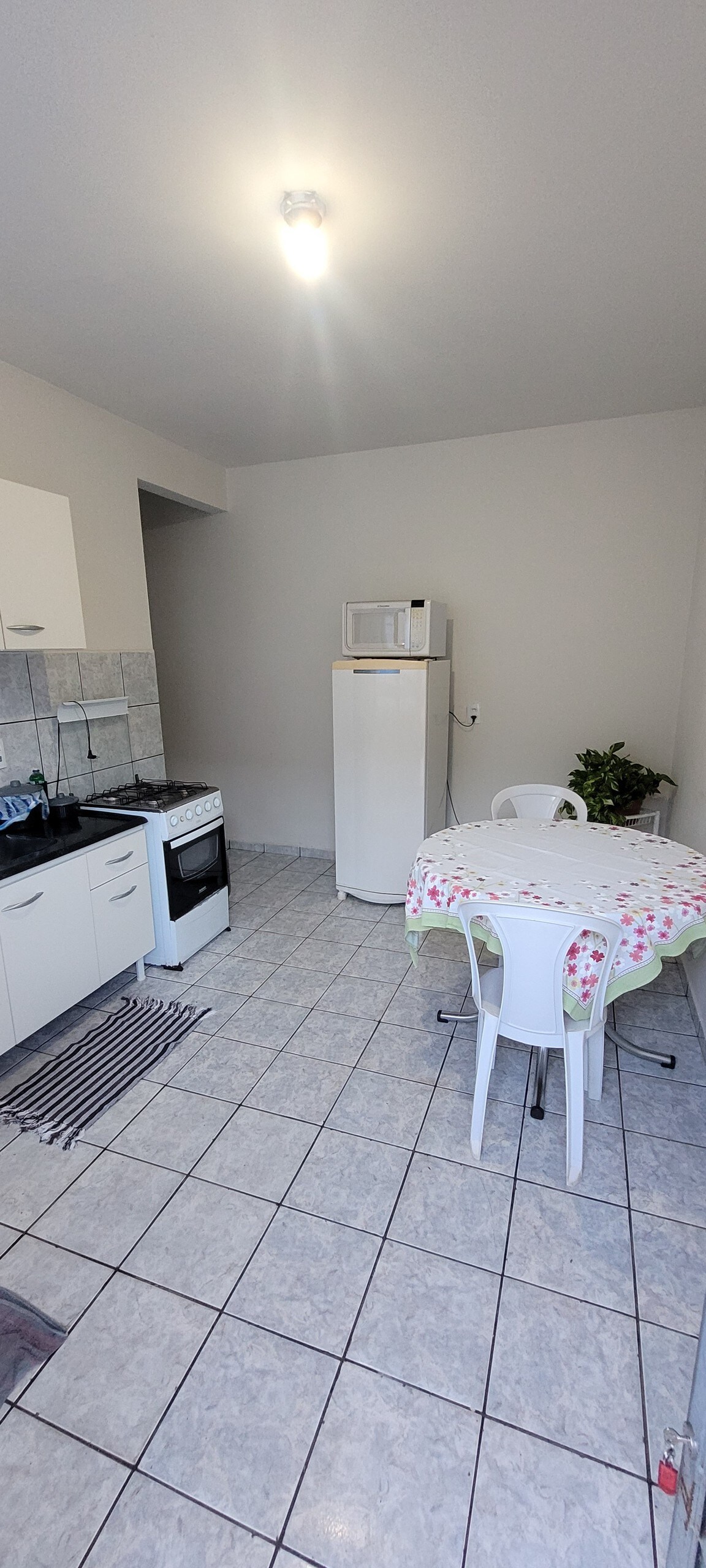 Apartamento completo (kitnet 06)