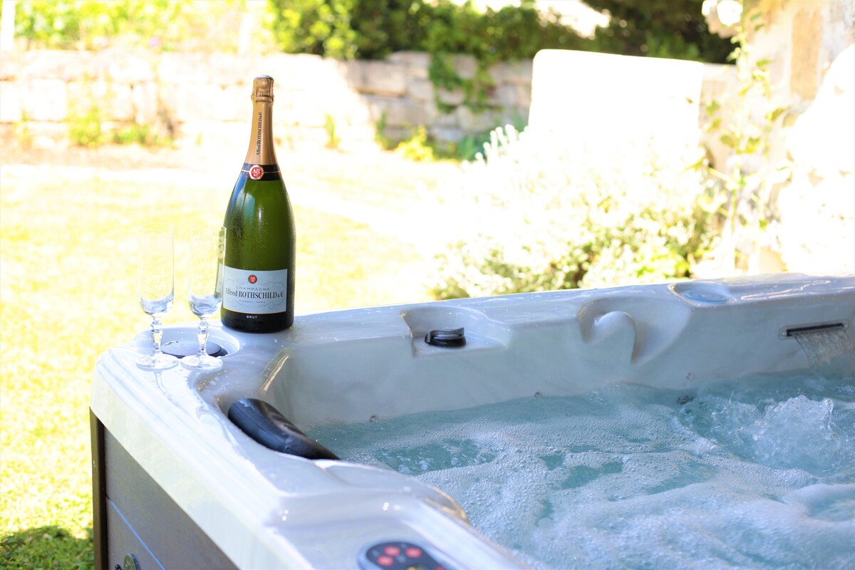 Demeure à Lussac St Emilion-2ch-Piscine et spa