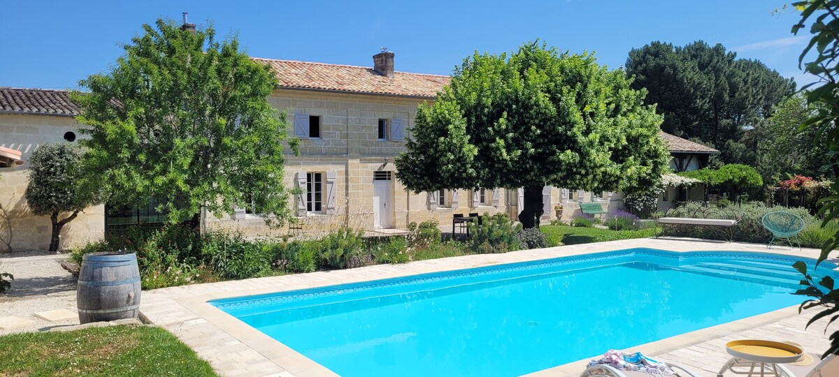 Demeure à Lussac St Emilion-2ch-Piscine et spa