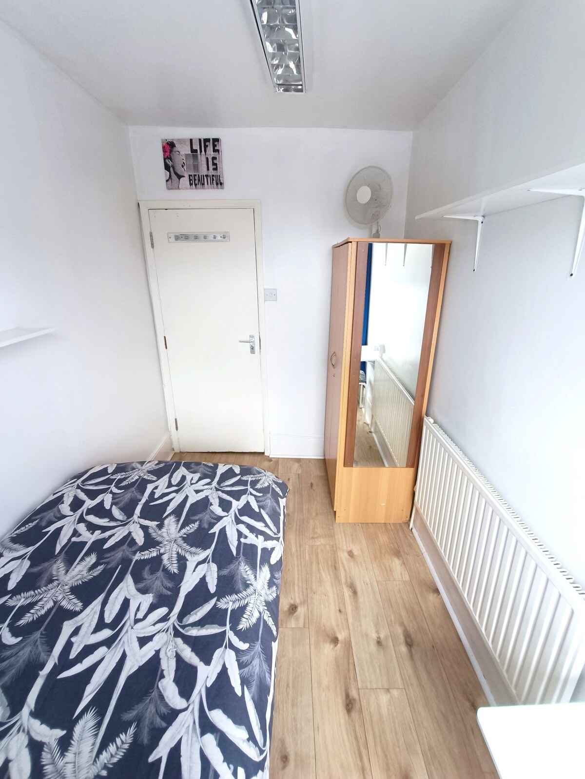 Single Room close Stepney underground station