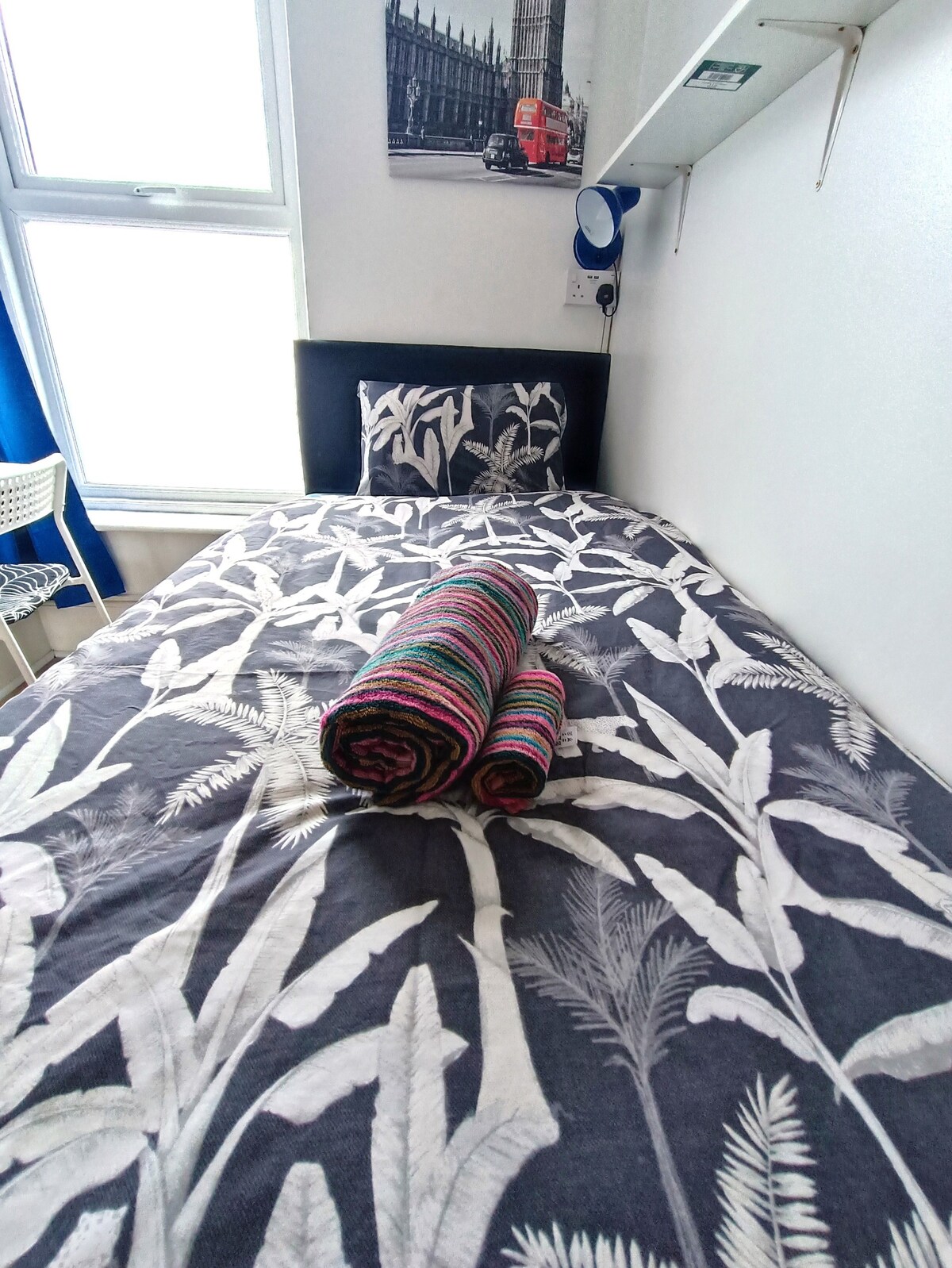 Single Room close Stepney underground station