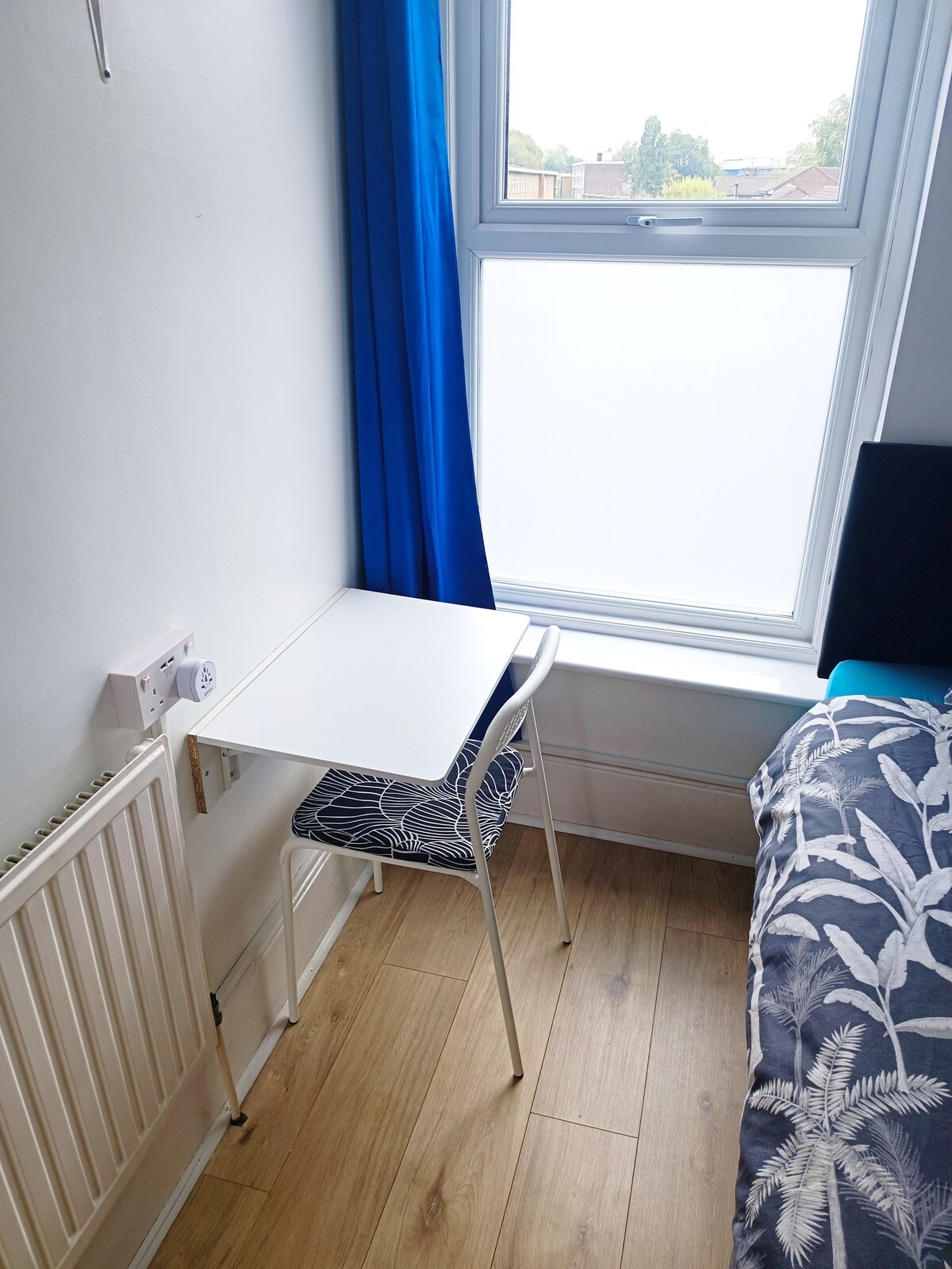 Single Room close Stepney underground station