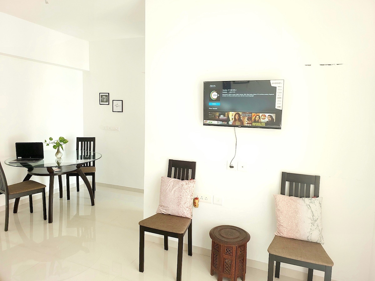 Airconditioned 1BHK entire APT (Clean & Hygienic)