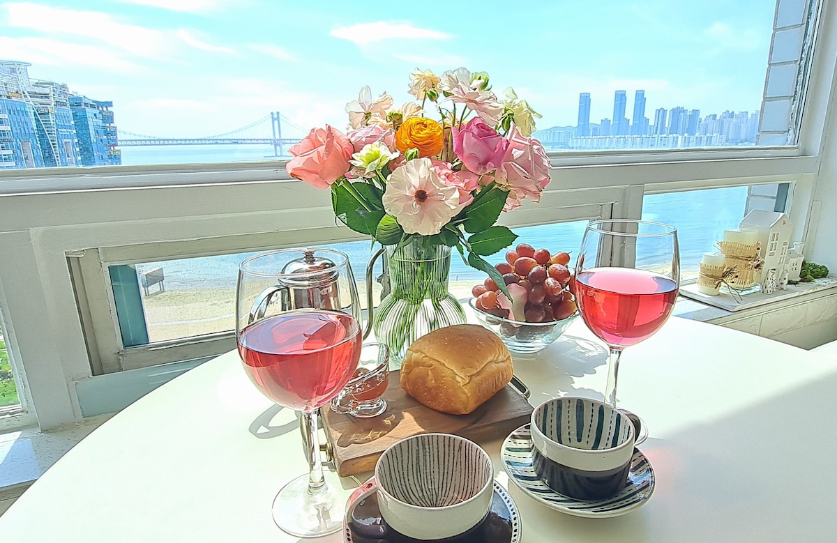 해변바로앞/완벽한위치/광안대교/WiFi/NETFLIX/뷰맛집/Gwangalli해수욕장