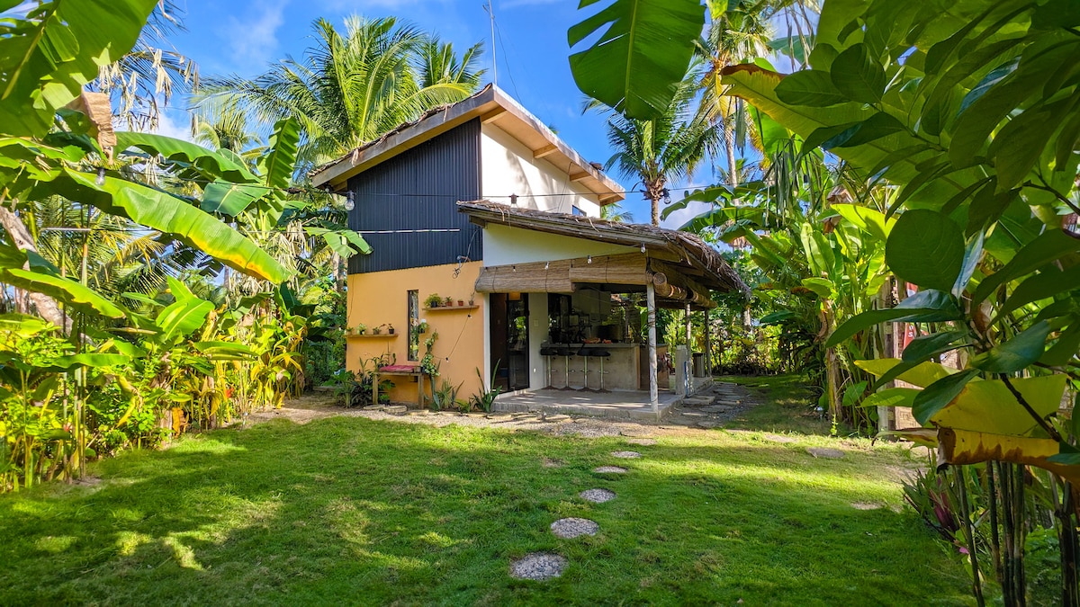 Seaside Escape with Tropical Garden in Siargao