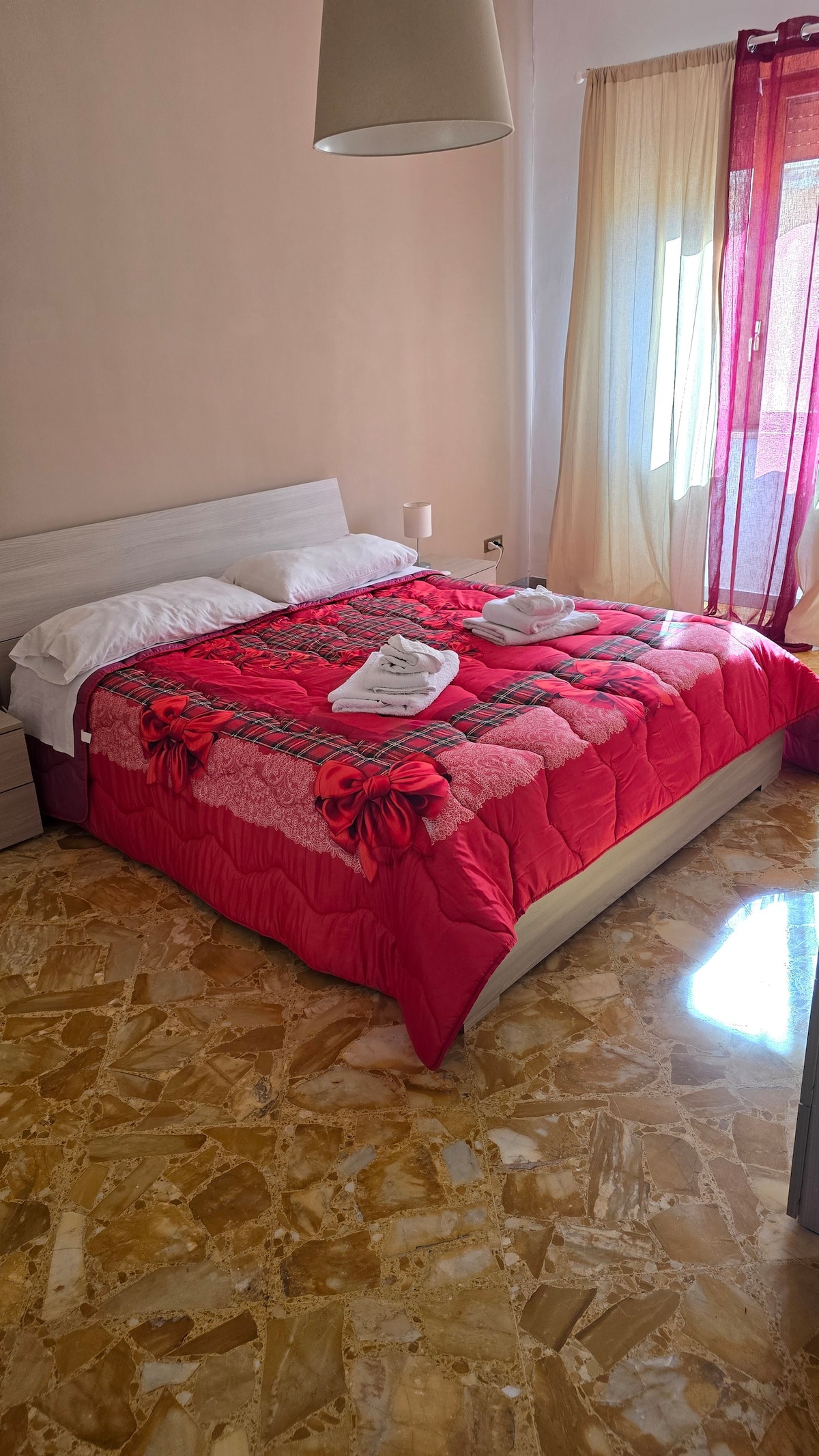 Robiña's Guesthouse - Sunny&Bright GuestHouse