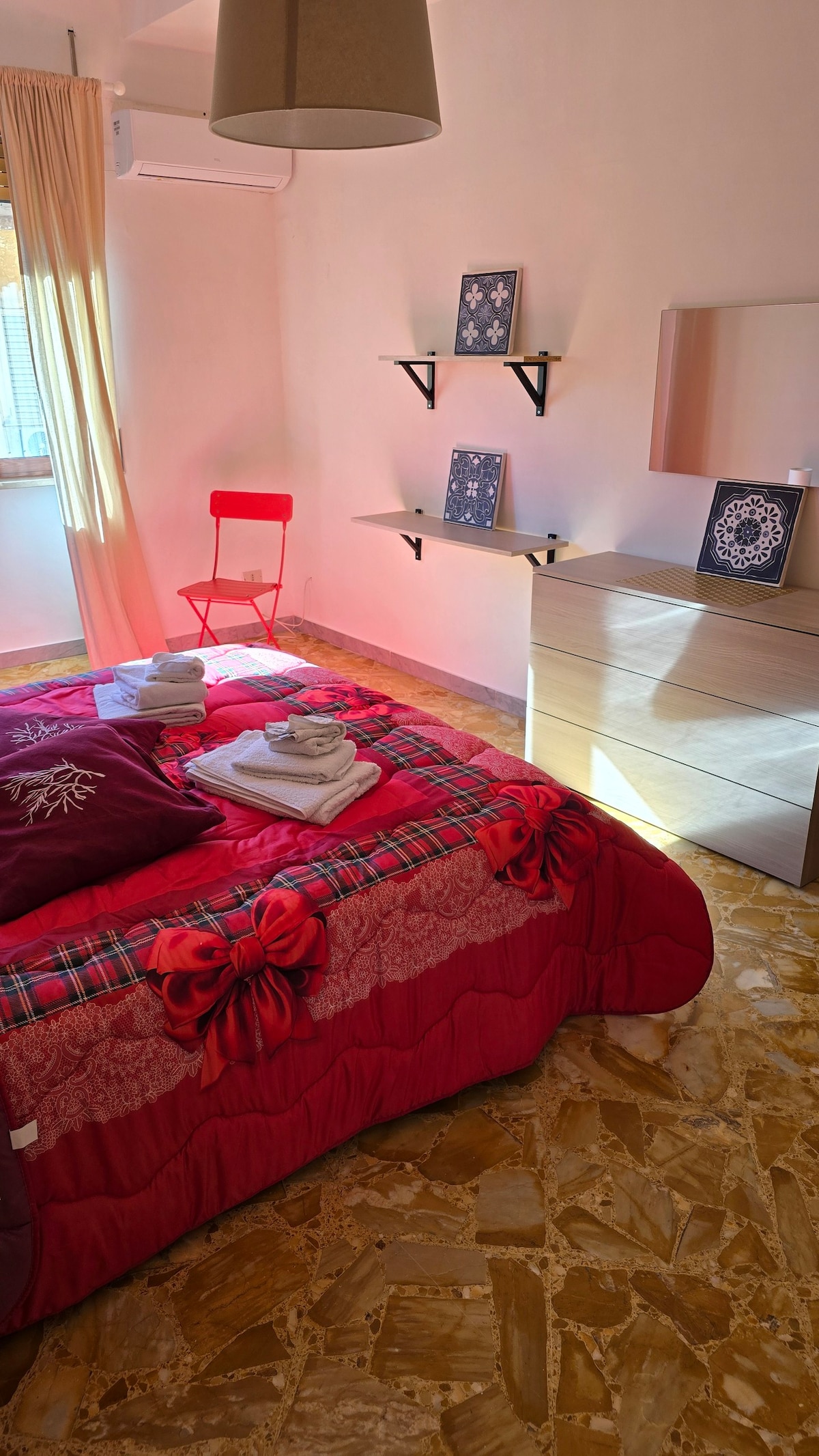 Robiña's Guesthouse - Sunny&Bright GuestHouse