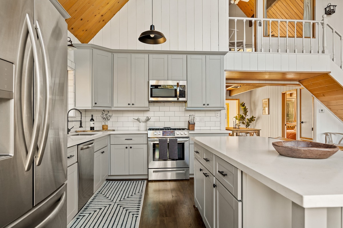 Luxe A-Frame Modern Light & Bright Gourmet Kitchen