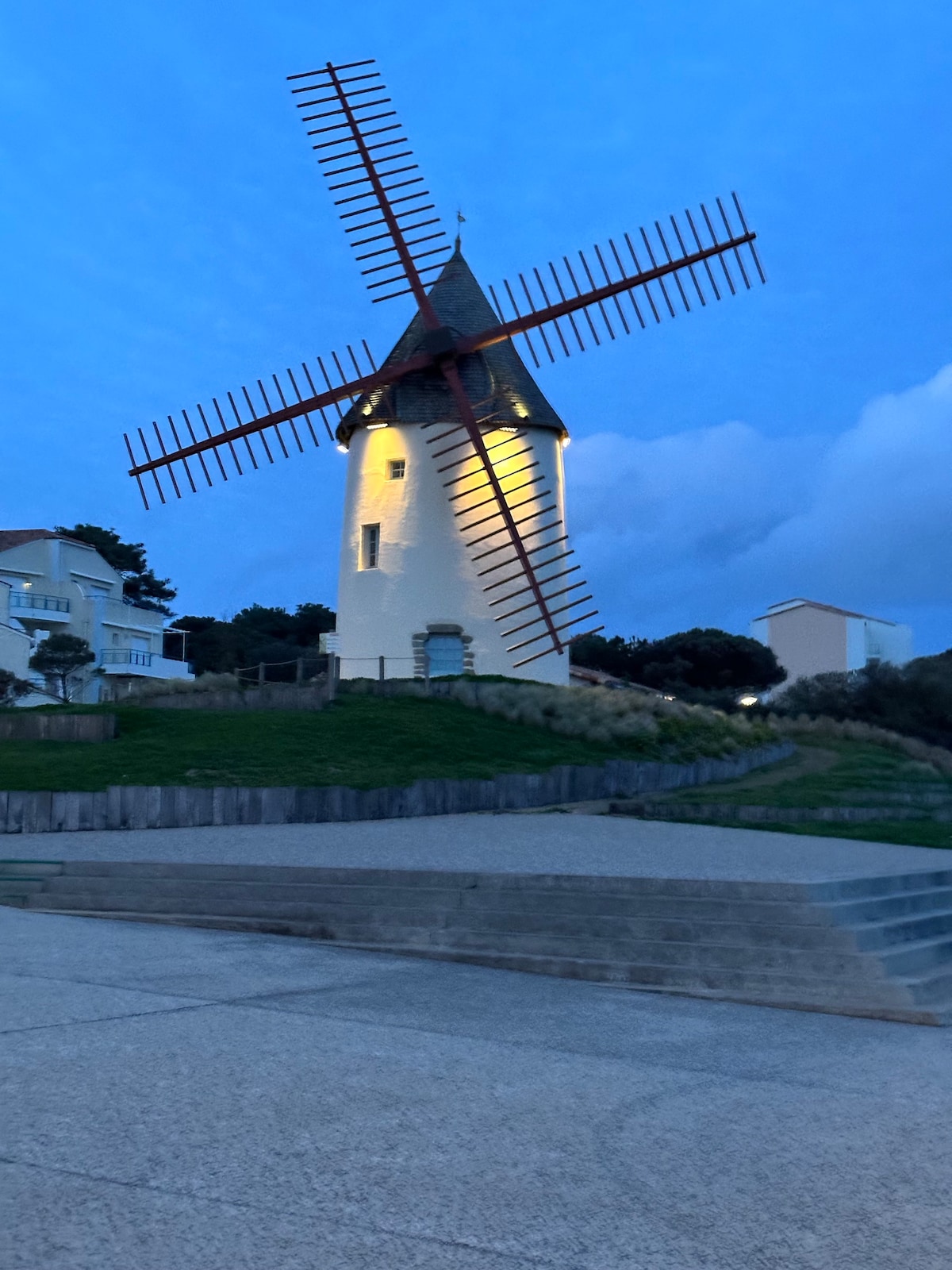 T2 Calme et cosy avec vue latérale mer