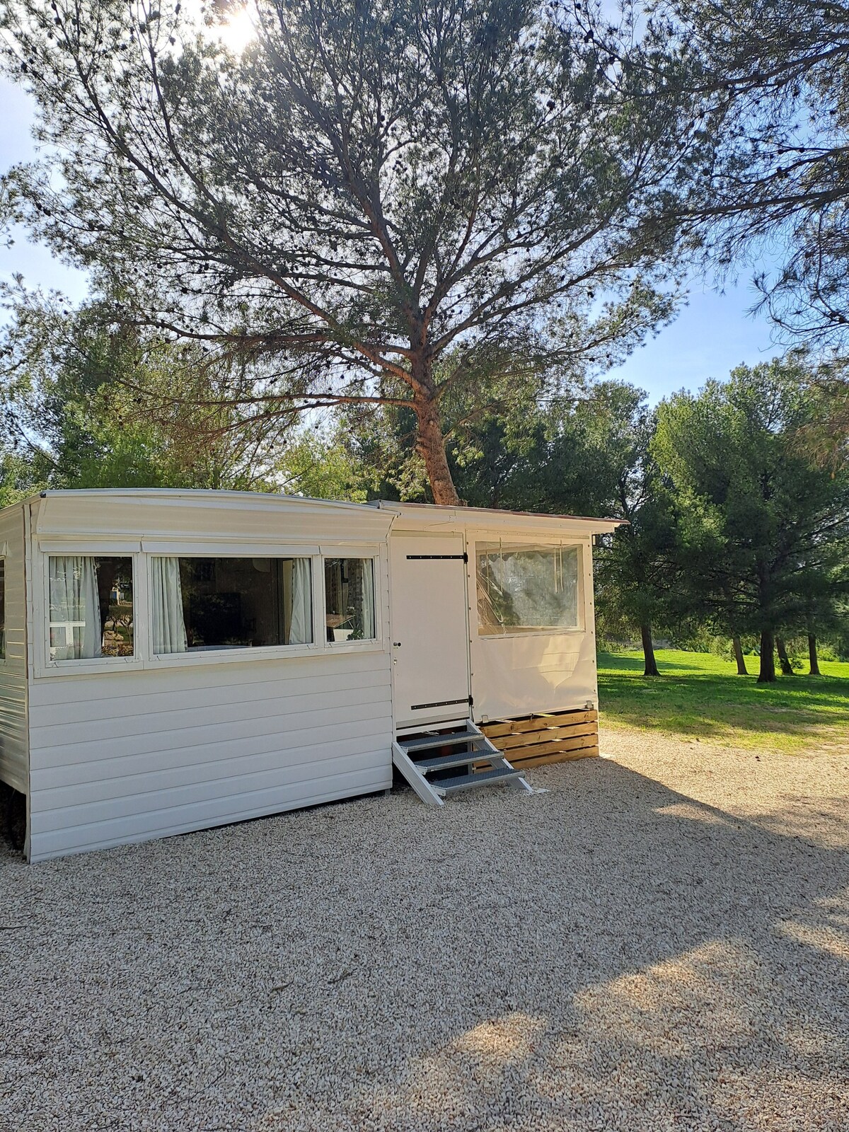 logement bungalow+ terrasse+spa+ piscine chauffée