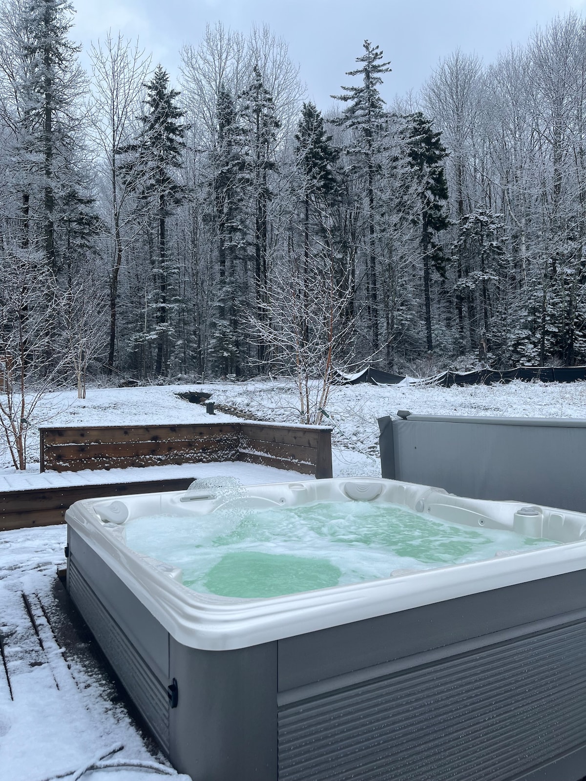 The Grey Barn with Stunning Views & Hot Tub