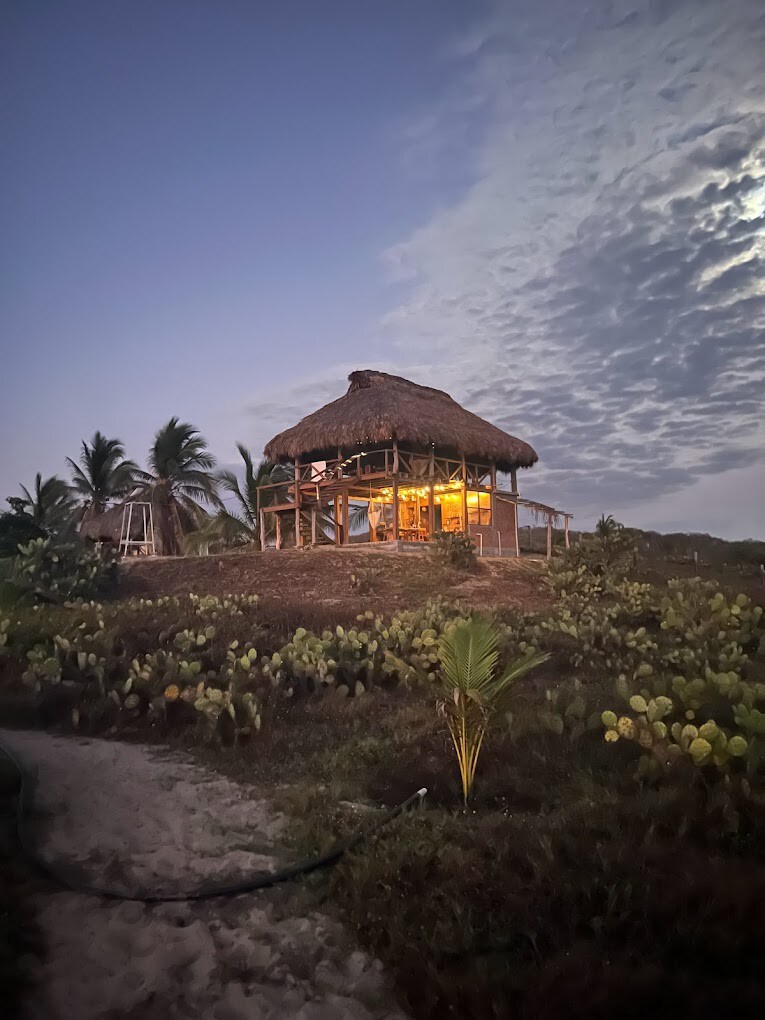 Oceanfront Eco-bungalow for groups / families.
