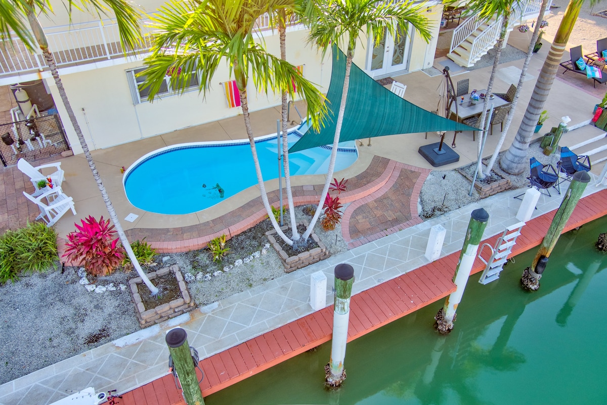 Spacious lux home, private pool/spa, 80' dock