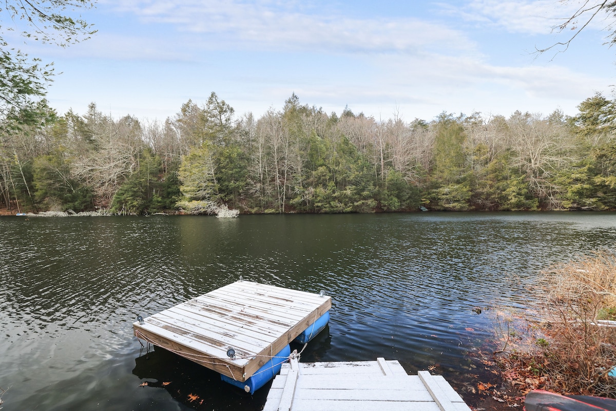 Relax On The Lake!  Kayaks, Game Room, Home Gym!