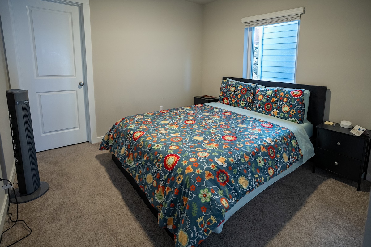 Guest room in Bothell