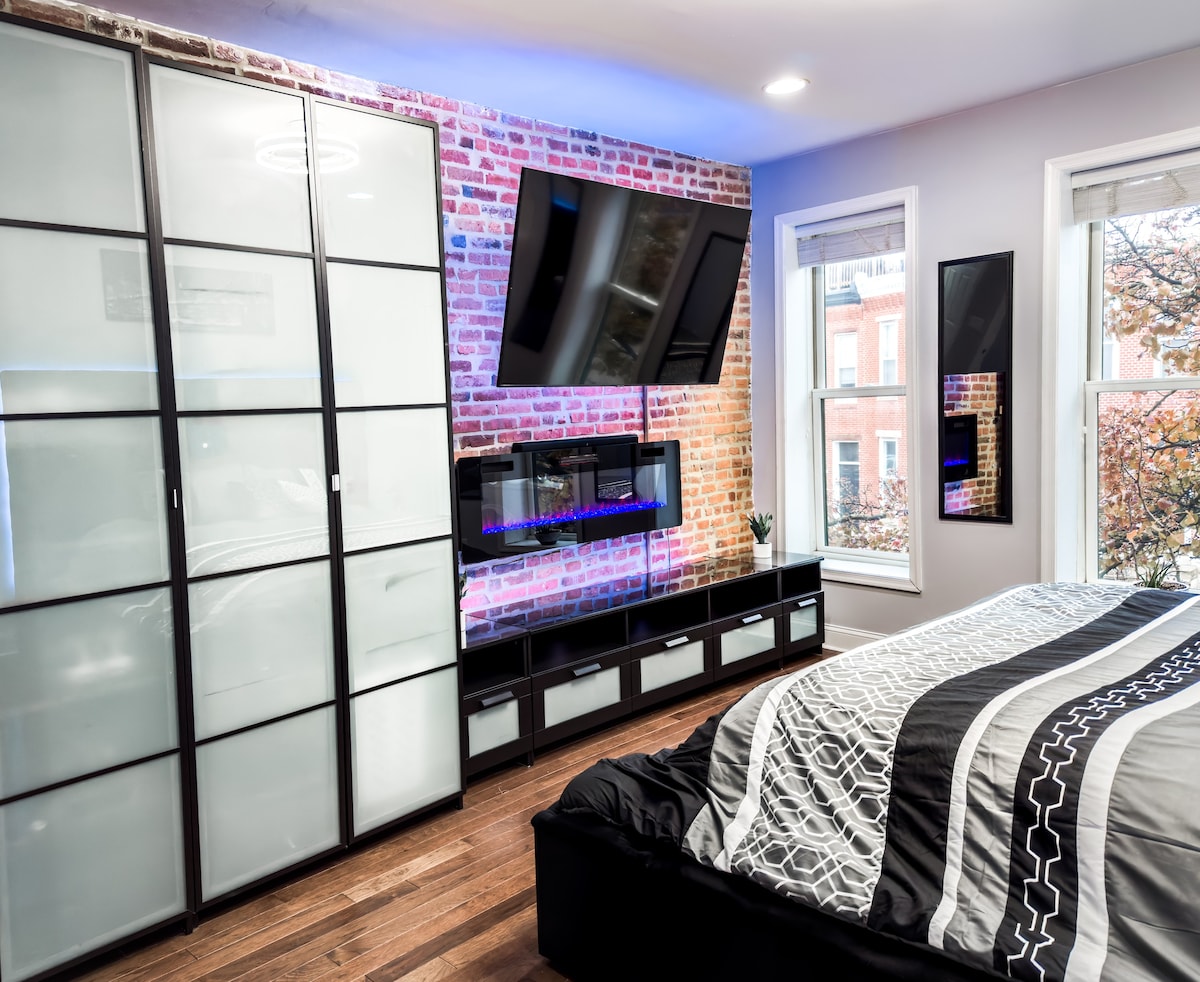 Federal Hill Luxury Loft w/ Rooftop Deck &Parking!