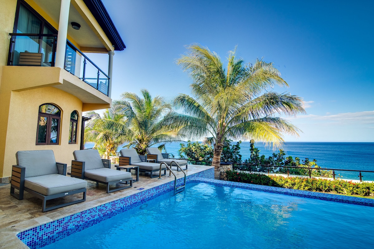 Luxury Oceanfront Villa  in Tower Isle