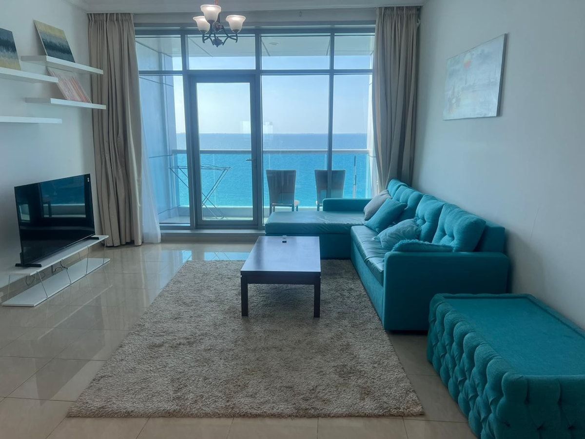 Beach facing 2 Bedroom apartment with balcony!