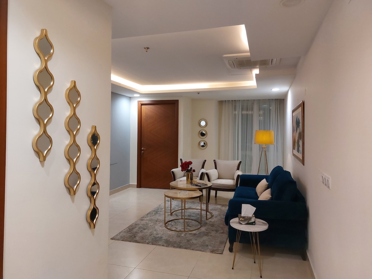 Luxury Apartment with Balcony - Goldcrest Mall