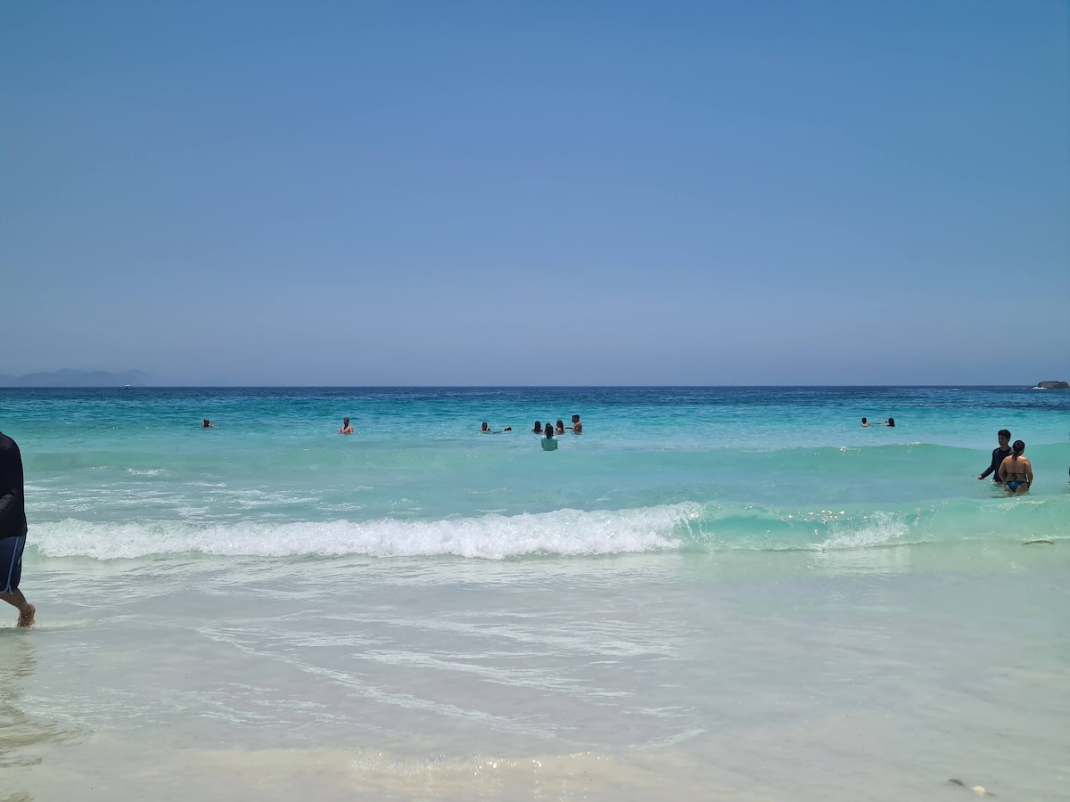 Cabo Frio, 1 minuto a pé da praia, conforto e paz!