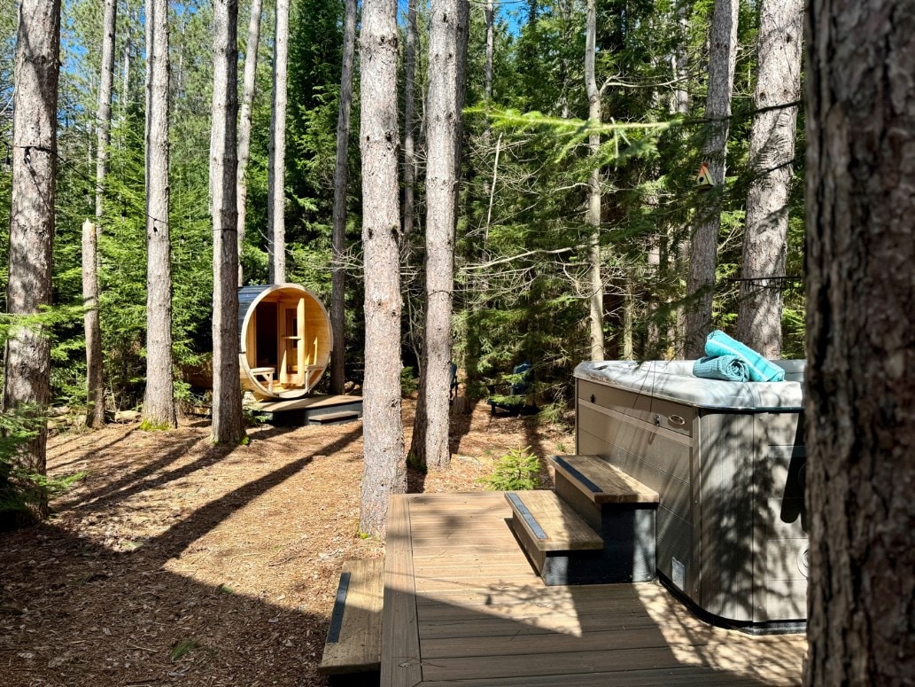 Forest Spa Retreat, Sauna, Hot-Tub, Mins To Beach