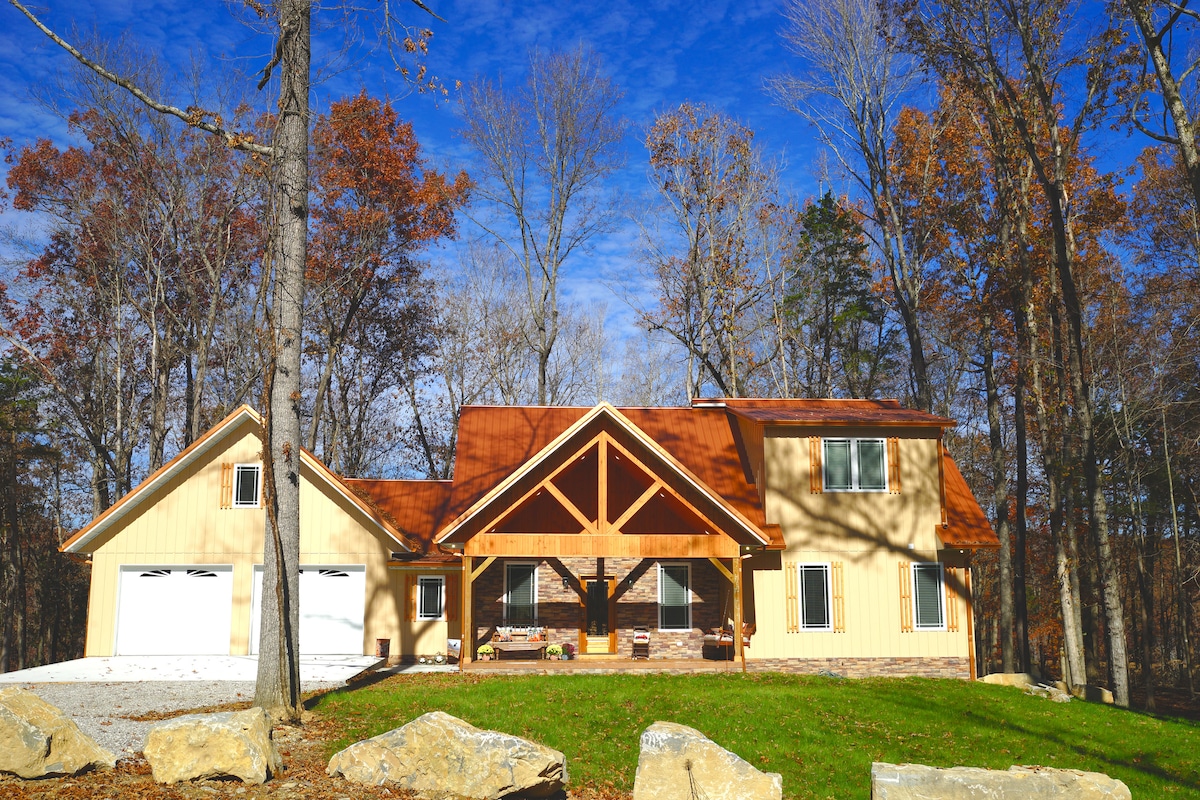 Limestone Lakehouse at the Cove