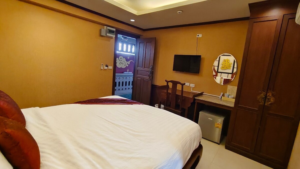 Comfort Room With Swimming pool Thapae Gate