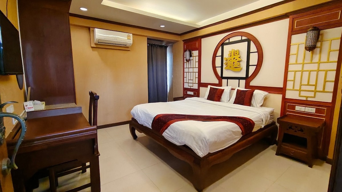 Comfort Room With Swimming pool Thapae Gate