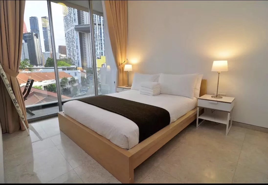 Central 2BR Suite aboveMRT in Chinatown new