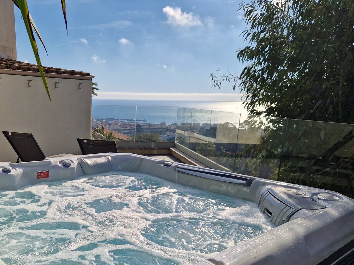 Villa Roc d'Azur: Sea View/Swimming Pool/Jacuzzi