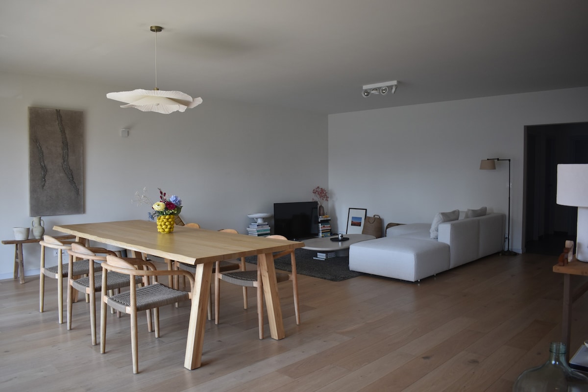 Apartment in Ghent, including parking.